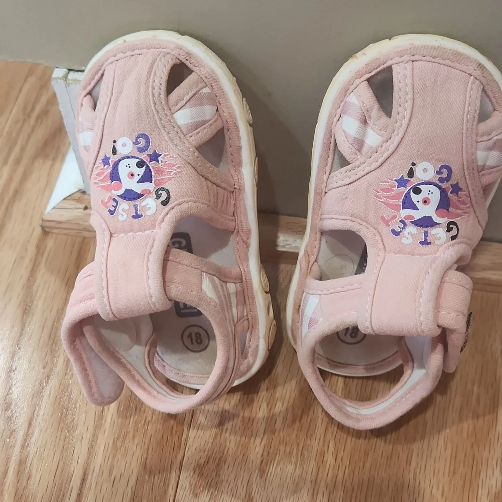 Toddler pink sandals Size 5